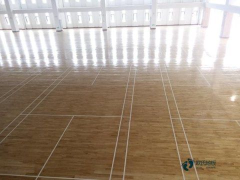20厚体育馆木地板