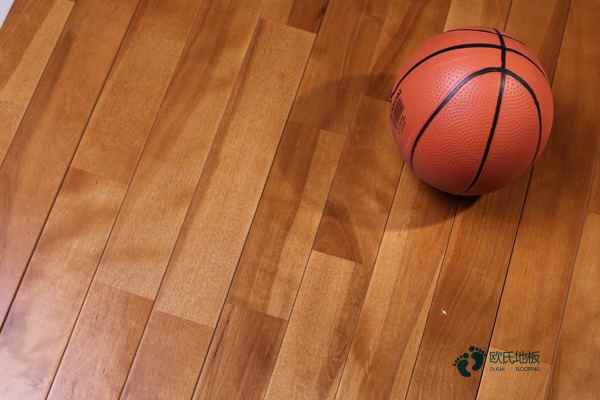 双龙骨篮球馆木地板如何保洁2