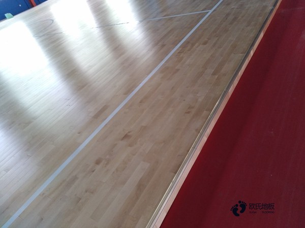 小学篮球场馆地板施工1