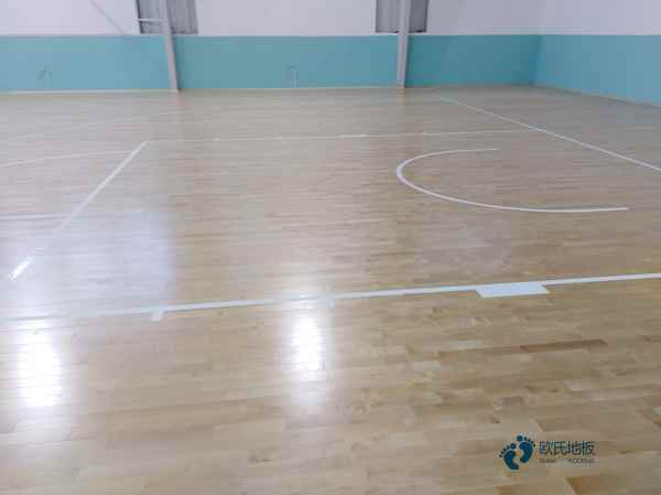 大学篮球运动木地板施工步骤1
